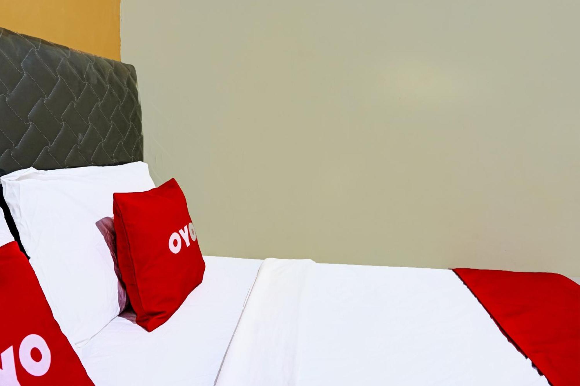 Nganjuk Oyo 91825 Ayu Lestari Homestay מראה חיצוני תמונה