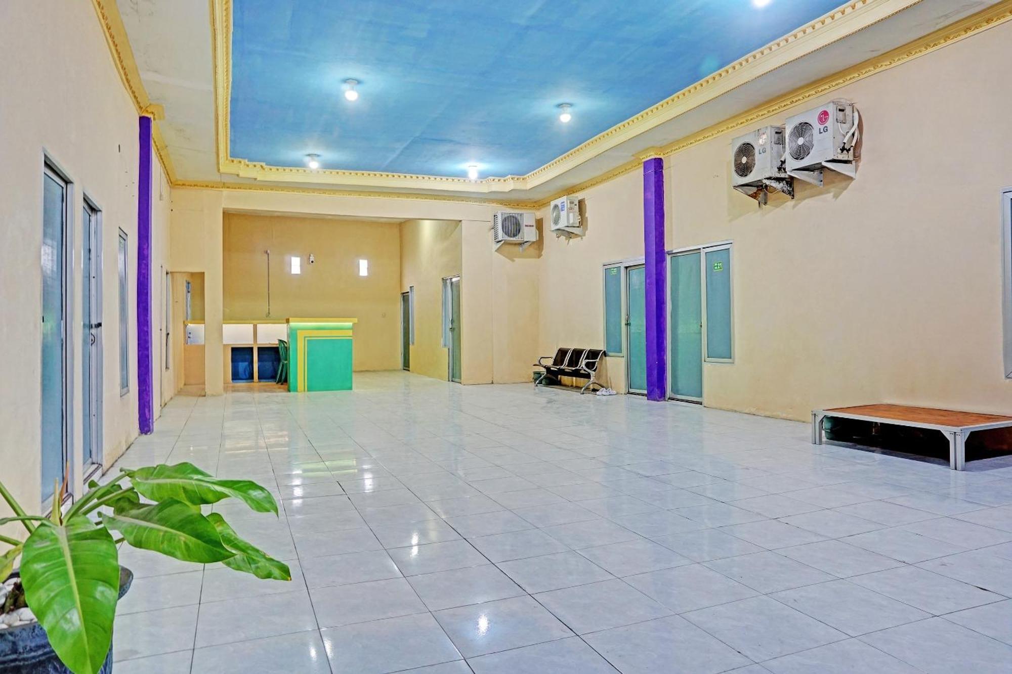 Nganjuk Oyo 91825 Ayu Lestari Homestay מראה חיצוני תמונה
