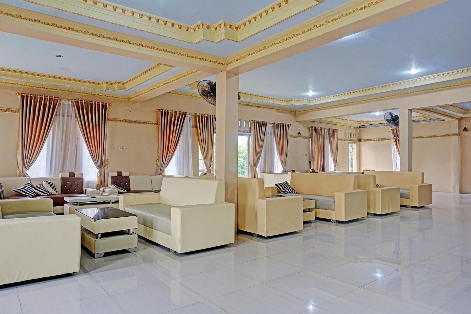 Nganjuk Oyo 91825 Ayu Lestari Homestay מראה חיצוני תמונה