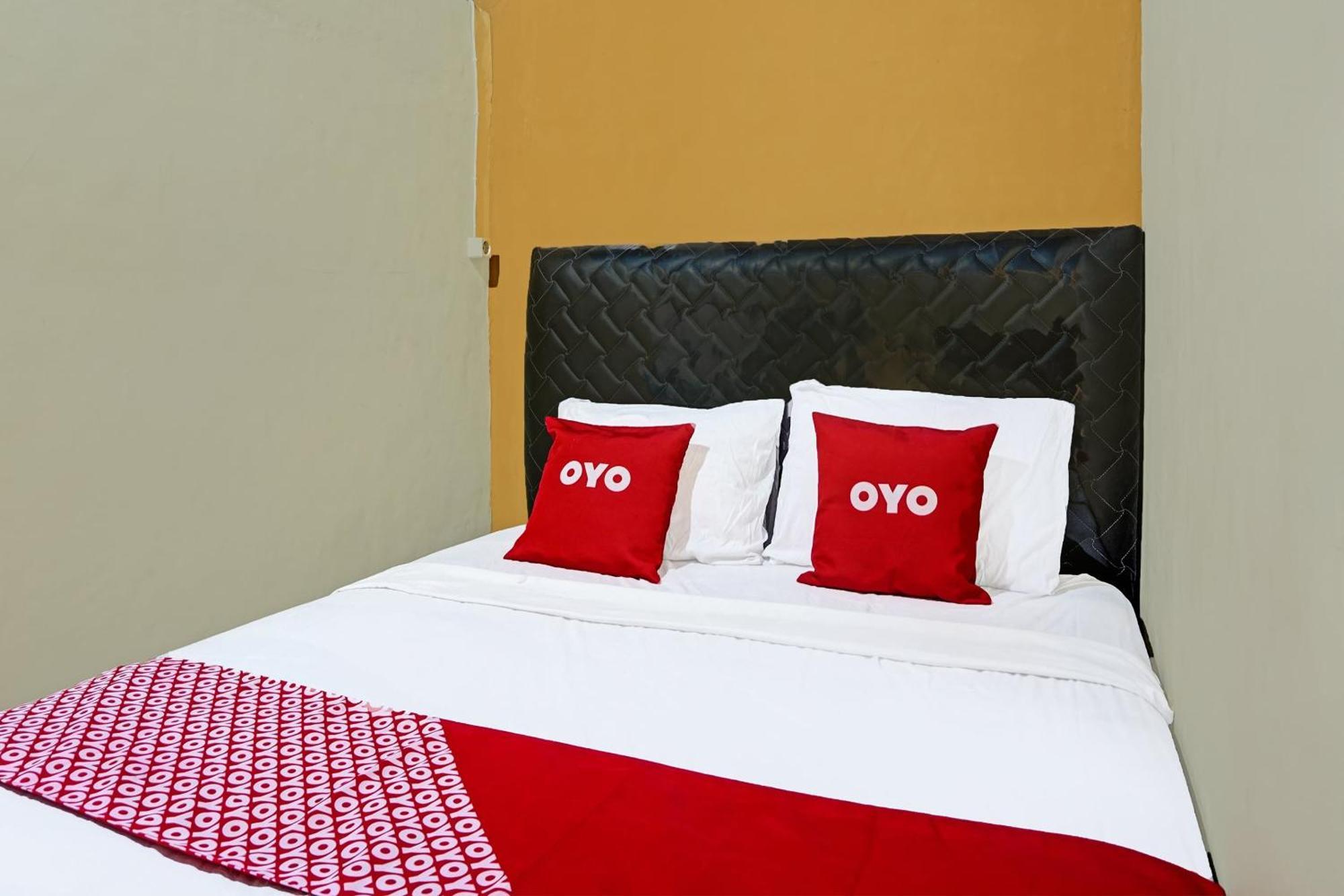 Nganjuk Oyo 91825 Ayu Lestari Homestay מראה חיצוני תמונה