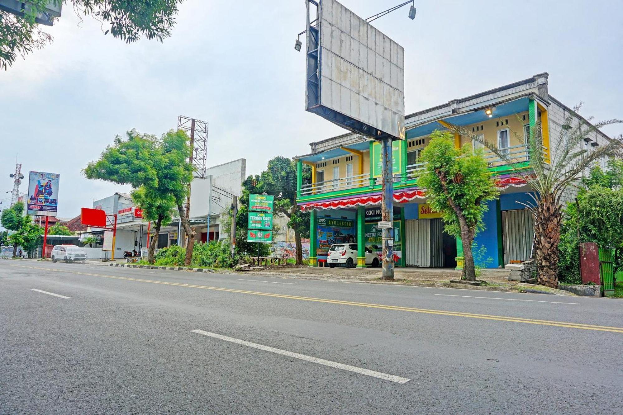 Nganjuk Oyo 91825 Ayu Lestari Homestay מראה חיצוני תמונה